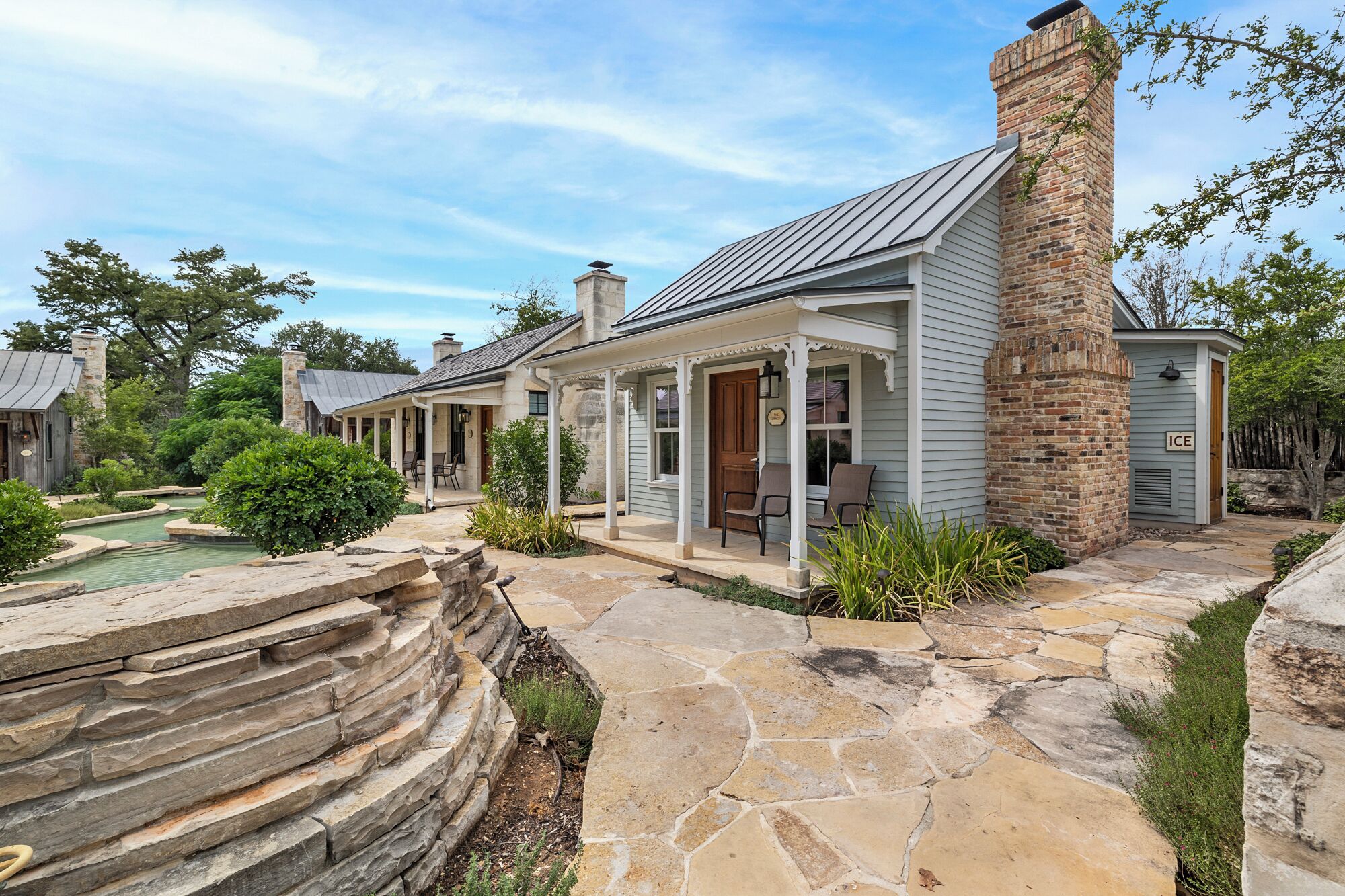 Cabin, 1 King Bed, Hot Tub, Garden View | Garden view