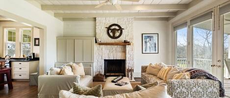 Televisor i llar de foc