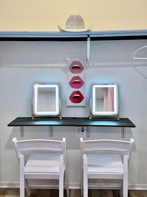 Interior - Celebrate in Style at the Tickled Pink House LESS THAN A MILE from MAIN. (Fredericksburg)