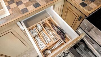 Micro-ondes, four, plaque de cuisson, lave-vaisselle