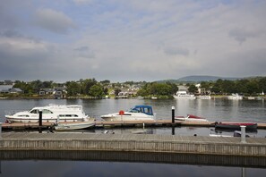 Marina - Luxury five star self catering lodge overlooking the beautiful Lough Derg. (CE)
