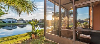 Lake View 6 bedrooms, tennis Courts, playground, close to beach area, large home