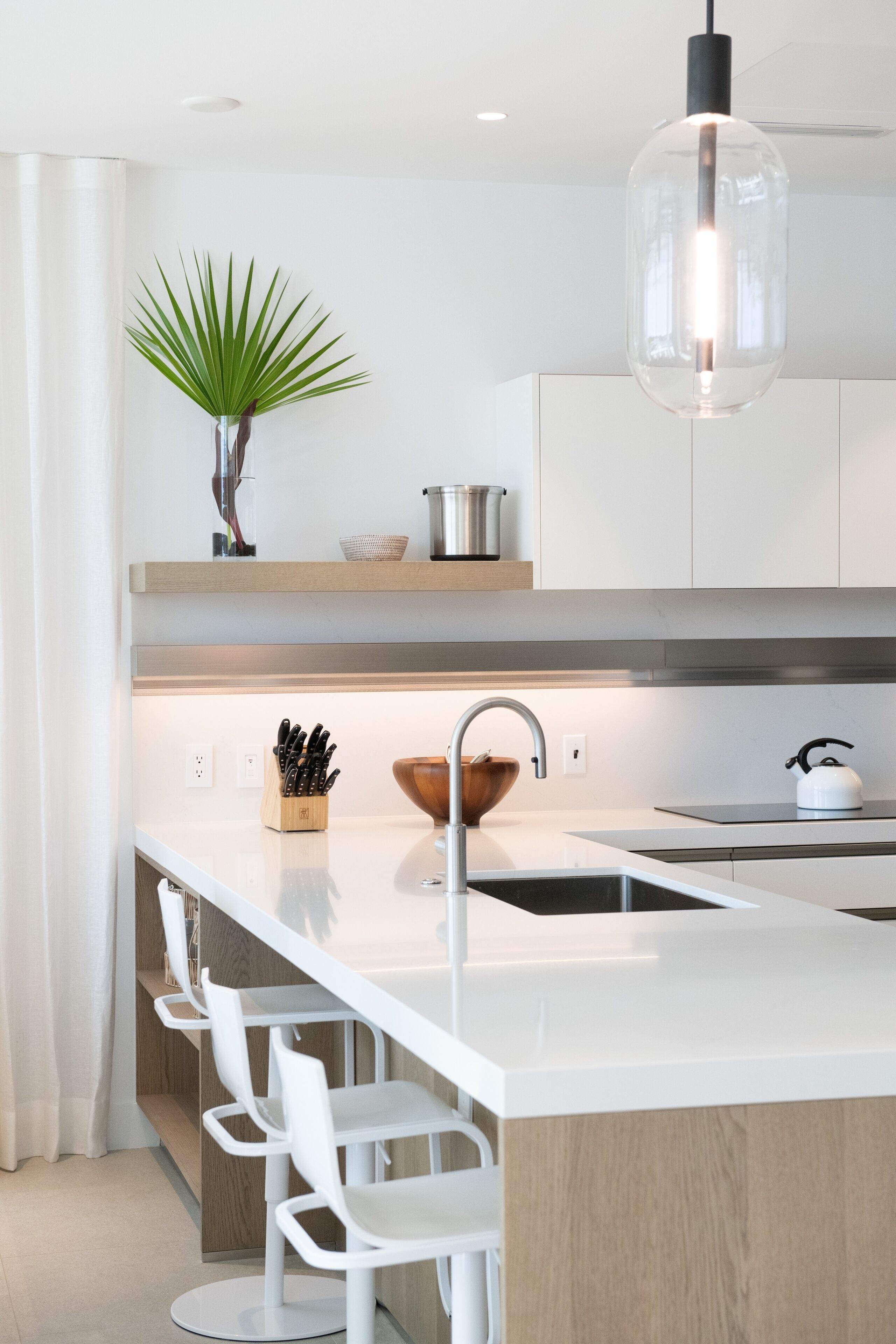 Refrigerador, horno, placa de cocina, lavavajillas