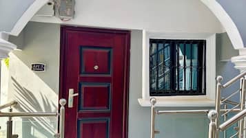 Apartment, 1 Bedroom, Smoking, Balcony | Property entrance