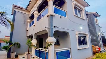 Apartment, 1 Bedroom, Smoking, Balcony | Front of property