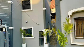 Apartment, 1 Bedroom, Smoking, Balcony | Property grounds