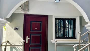 Apartment, 1 Bedroom, Smoking, Balcony | Property entrance