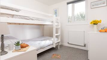 2 bedrooms, individually decorated, individually furnished, free WiFi