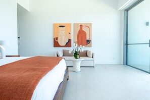 3 slaapkamers, een kluis op de kamer, een bureau