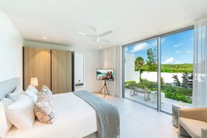 3 bedrooms, in-room safe, desk, iron/ironing board