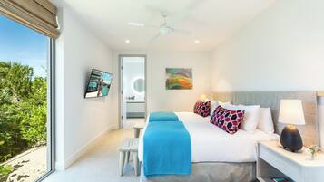 3 bedrooms, in-room safe, desk, iron/ironing board