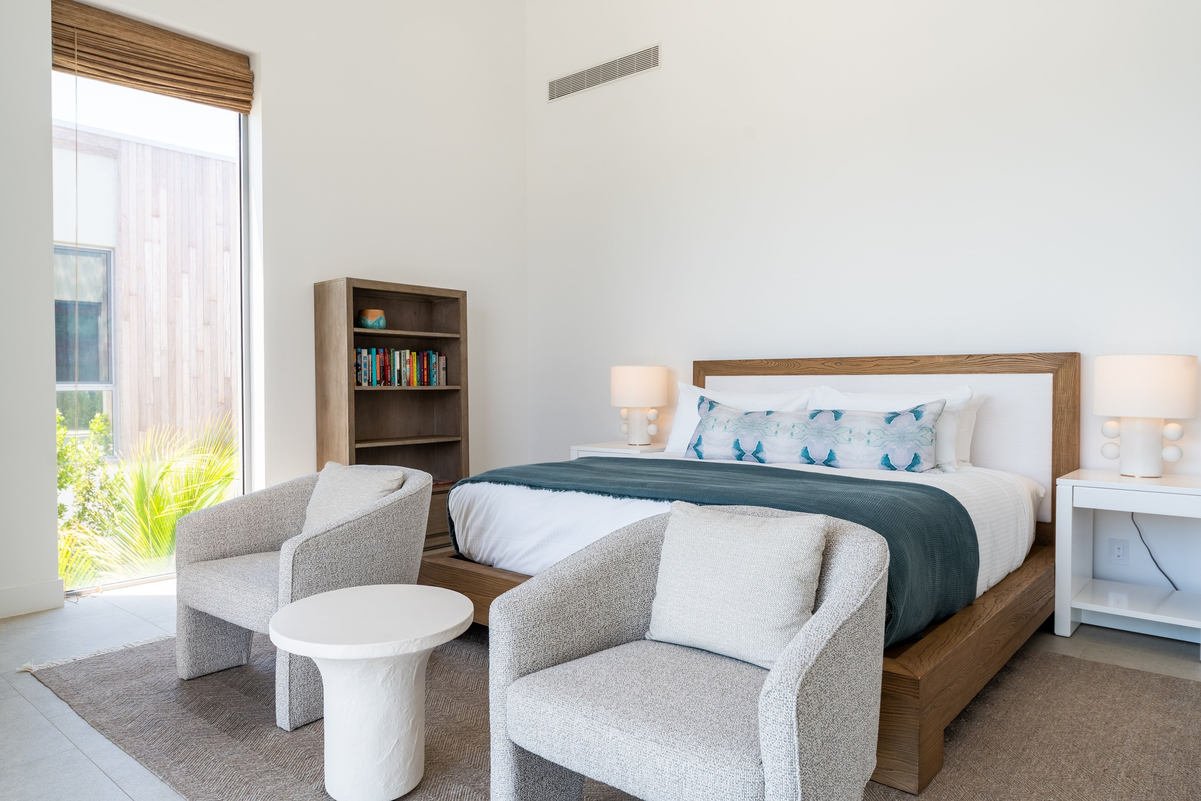 5 bedrooms, in-room safe, desk, iron/ironing board