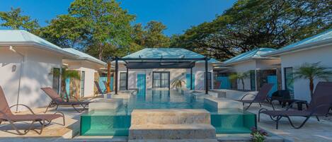 Una piscina techada