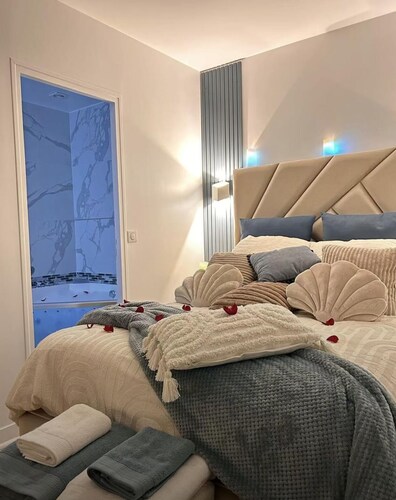 Luxueux Appartement Jacuzzi proche de Paris