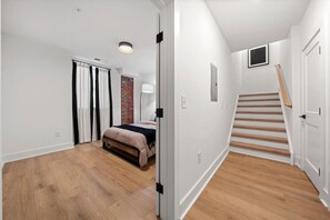 2 bedrooms, desk, iron/ironing board, travel cot - Unique 2BR Stay —City Views — Walk to BofA Stadium! (Charlotte)