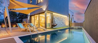 Stylish villa with private pool, sea view