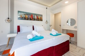 2 bedrooms, desk, free WiFi, bed sheets