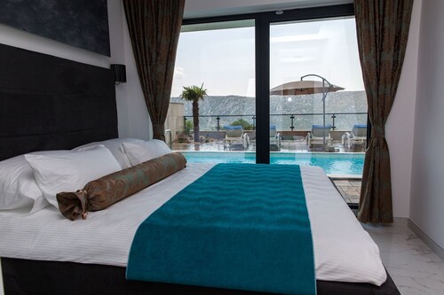 Luxury villa with private pool, sea view