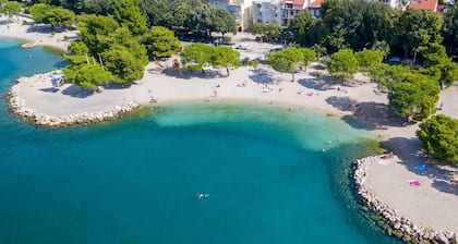 Gehobene Villa mit Pool, Meerblick, BBQ, WiFi direkt am Liebespfad