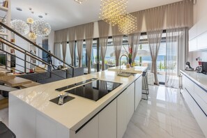 Kühlschrank, Herdplatte, Geschirrspüler