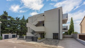 Exterior - 500 metres beach with pool (Crikvenica)