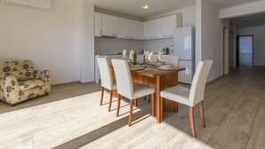 Dining - 100 metres beach with sea view (Crikvenica)