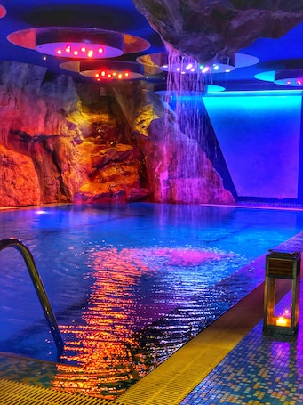 Indoor pool, seasonal outdoor pool