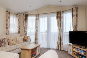 Una televisión de pantalla plana