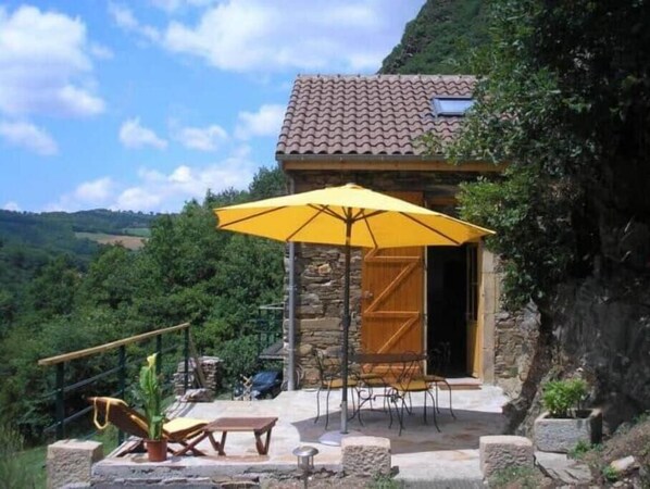 Terrace/patio - Maison de Charme (Requista)