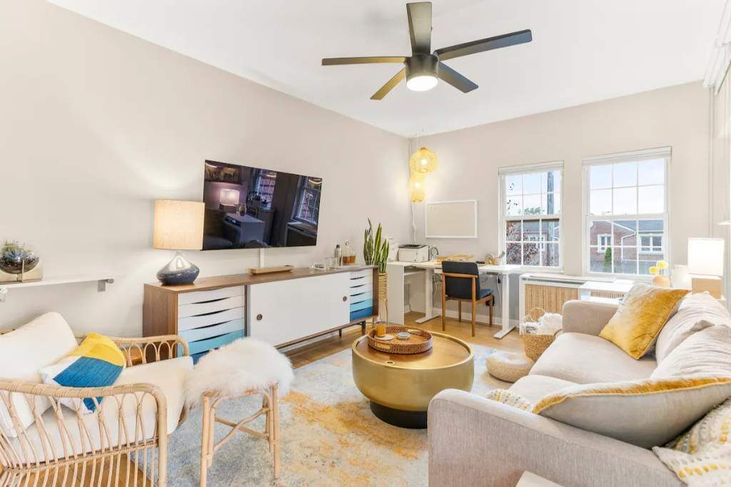 NYC Modern Queens 2 beds patio parking fire pit