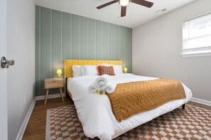 4 bedrooms, desk, iron/ironing board, WiFi - Beachside Escape! King Beds, Backyard & Amenities (Carolina Beach)