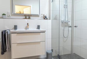Shower - Dorumer Sielhuus 7 - Ferienwohnung mit Terrasse und Sauna (Dorum-Neufeld)