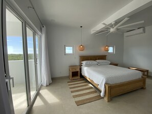 5 slaapkamers, een kluis op de kamer, een bureau