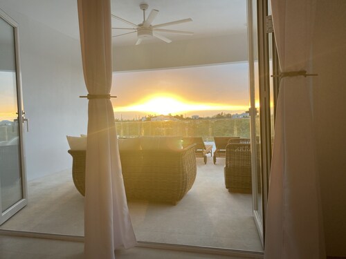 Luxury Caribbean Villa with Pool