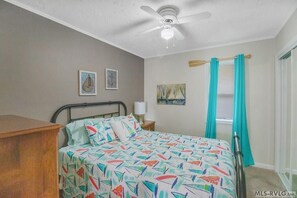 3 bedrooms, in-room safe, desk, iron/ironing board