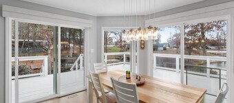 Peaceful Waterfront Home. Pet-friendly. Boat dock. Fast internet.