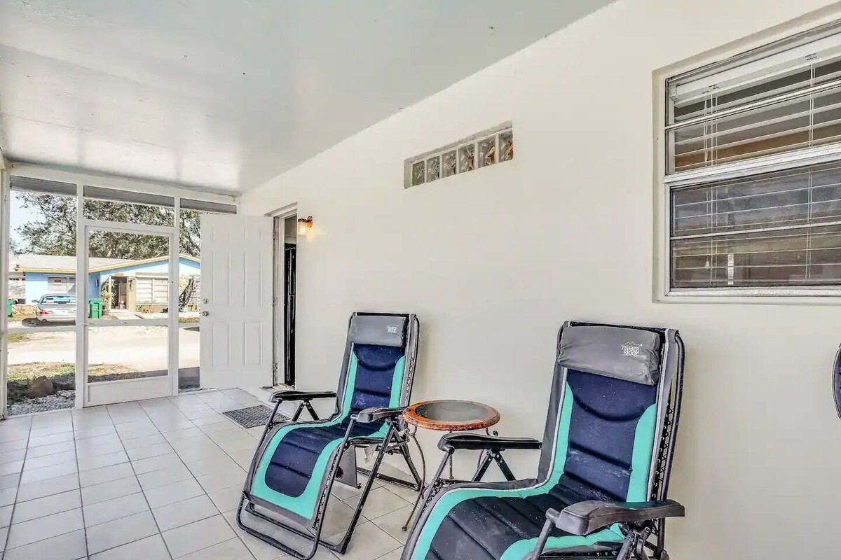 Photo 9 of Quiet Naples Home: Walking Distance to Downtown. Pet Friendly!