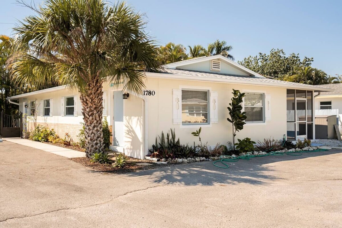 Photo 7 of Quiet Naples Home: Walking Distance to Downtown. Pet Friendly!