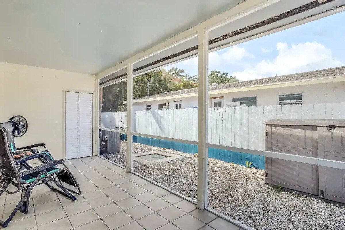 Photo 8 of Quiet Naples Home: Walking Distance to Downtown. Pet Friendly!