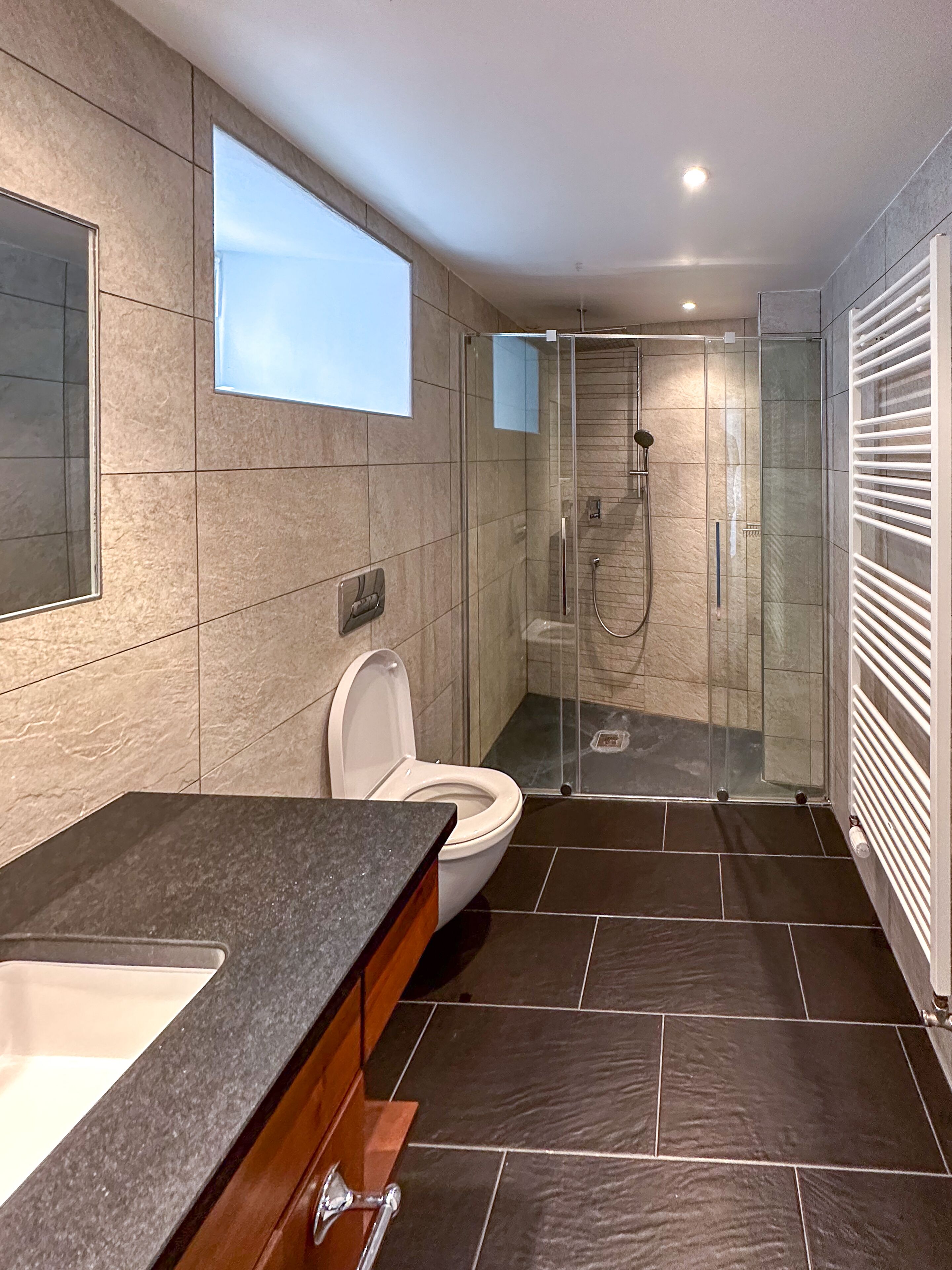 Shower, towels
