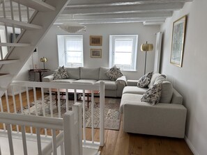 Romantisches Apartment, 2 Schlafzimmer, Seeblick | Wohnbereich