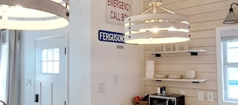 STEPS FROM BEACH The Surf Shack