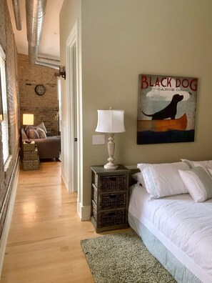 1 多间卧室、熨斗/熨衣板、WiFi、床单