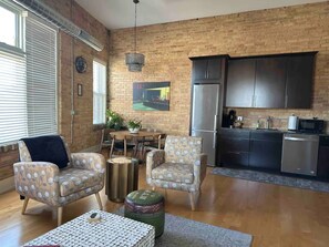 TV, offices - Historic Arts District Gastro Loft (Benton Harbor)