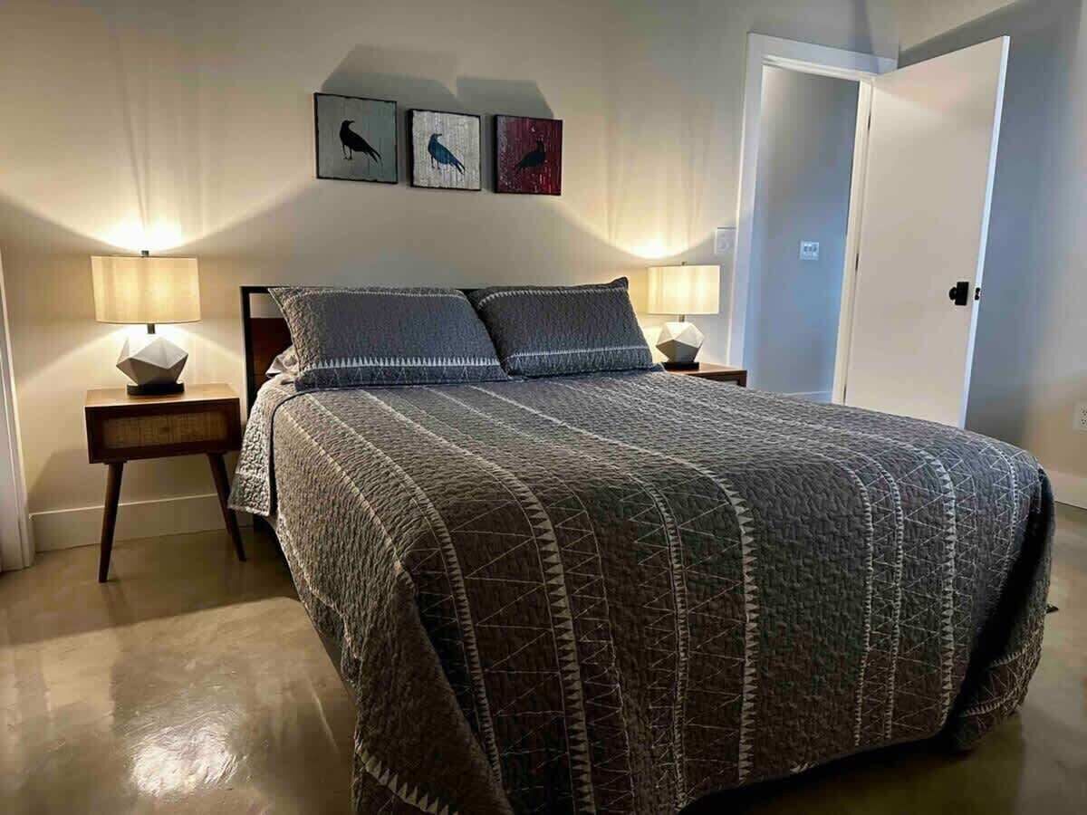 1 quarto, ferros/tábuas de passar roupa, Wi-Fi, roupa de cama
