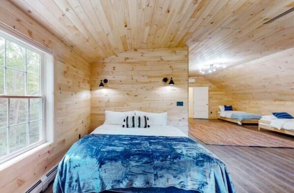 3 bedrooms, iron/ironing board, free WiFi, bed sheets