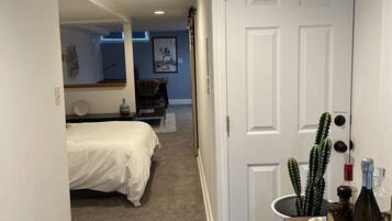 1 bedroom, desk, iron/ironing board, free WiFi