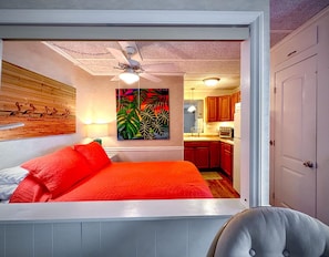 1 bedroom, iron/ironing board, free WiFi, bed sheets - Bogue Shores Studio - Sound Front  Porch and Beach Access All-in-One! (Atlantic Beach)