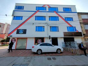 Front of property - HOTEL BLUE ZAFIRO  (Bogotá)