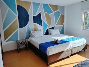 Premium bedding, down comforters, pillowtop beds, individually decorated - HOTEL BLUE ZAFIRO  (Bogotá)